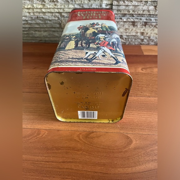 Vintage 1983 Johnny Walker Red Holiday Tin Collectible Container Empty 1.75 Lt. - Picture 8 of 8